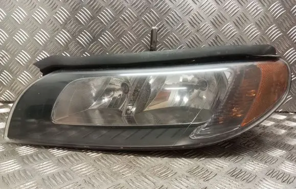 Volvo V70 Headlight/headlamp