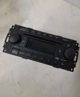 Chrysler 300 - 300C Radio/CD/DVD/GPS head unit P05064030AM 03AH061440106