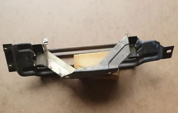 Volkswagen Golf II ABS pump bracket 191907367A