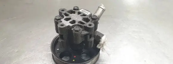 Opel Insignia A Power steering pump 1327378