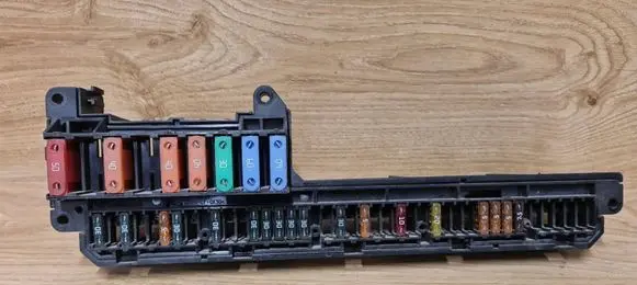 BMW 5 E60 E61 Fuse box set 6114695733002
