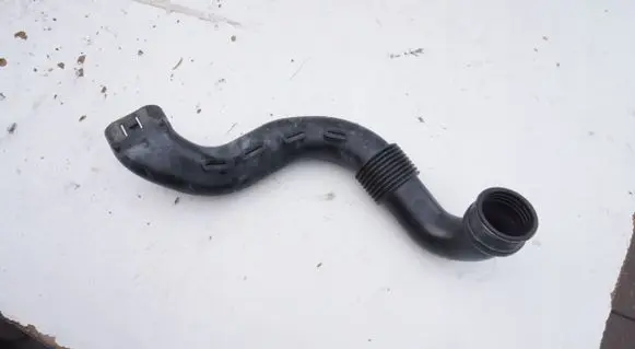 Renault Captur Air intake duct part 165556691R