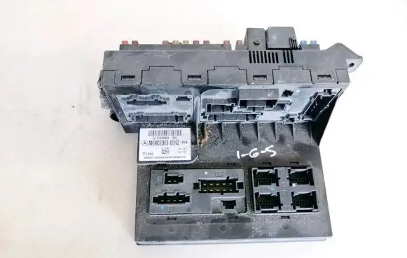 Mercedes-Benz E W211 Fuse box set 2115453901
