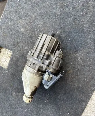 Opel Astra H Power steering pump 13192897
