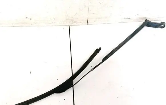Toyota RAV 4 (XA30) Front wiper blade arm