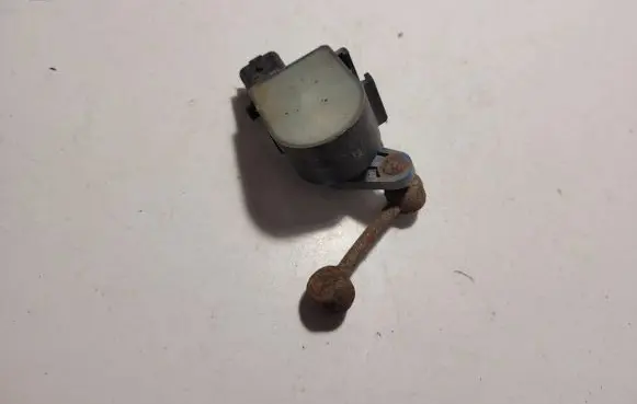 Headlight/headlamp level sensor