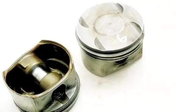 Mercedes-Benz E W210 Piston 7404637718