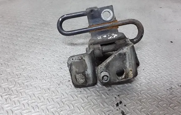 Volkswagen Golf V Front door lower hinge 
