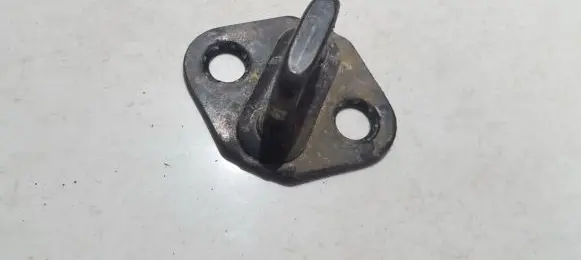 Nissan X-Trail T30 Front door lock loop/hook striker 