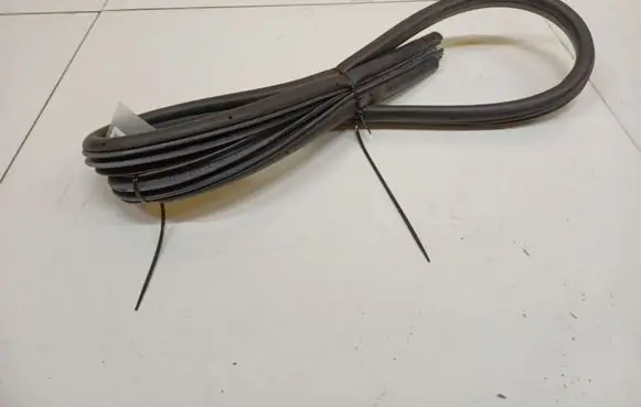 Chevrolet Spark Rubber seal front coupe door 