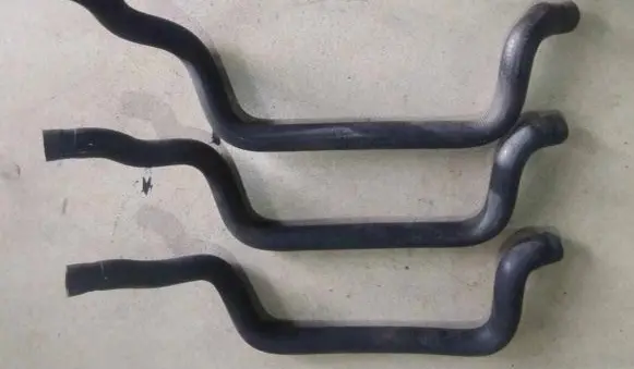 Mercedes-Benz E W124 Engine coolant pipe/hose 1248322894
