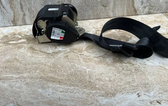 Volvo C40 Rear seatbelt 32341276 653906700 27122022