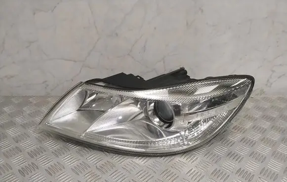 Skoda Octavia Mk2 (1Z) Headlight/headlamp 1Z1941015F