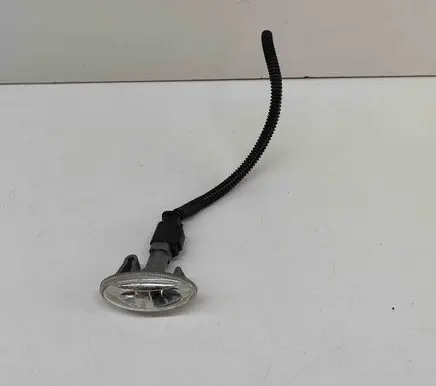 Front fender indicator light