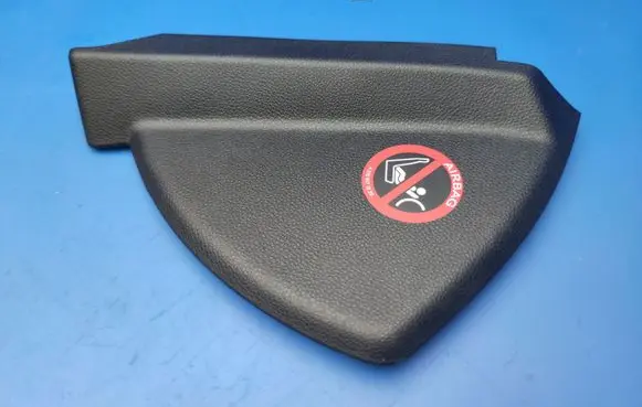 Mercedes-Benz C W204 Dashboard side end trim A2046800378 107368