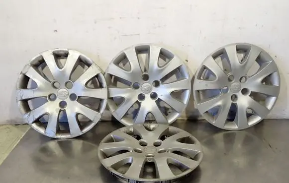 Subaru Impreza III R16 wheel hub/cap/trim 