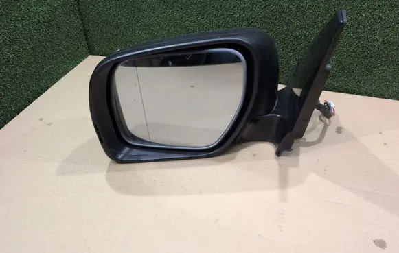 Mitsubishi Pajero Front door electric wing mirror E13021240