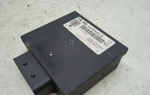 Seat Ibiza IV (6J,6P) Power management control unit 3AA919041A