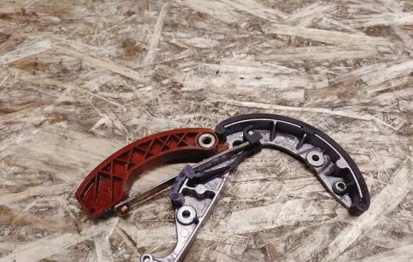 Porsche Panamera (970) Slide rail for timing chain 94610725800