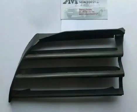 Mercedes-Benz S W126 Front tow hook cap/cover 1268840158