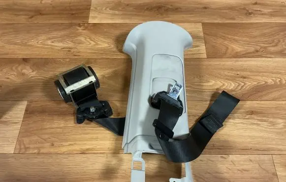 Mini One - Cooper R50 - 53 Front seatbelt 1505914 0429023 530079002