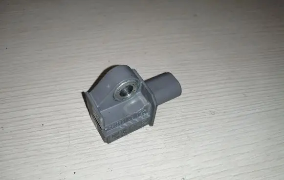 Dodge Journey Airbag deployment crash/impact sensor 04896011AB A2048201985