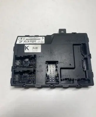 Mazda 2 BSM Control unit DL4067560B 040025954402 F005V00830