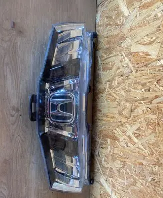 Honda Civic Front bumper upper radiator grill 1315580009
