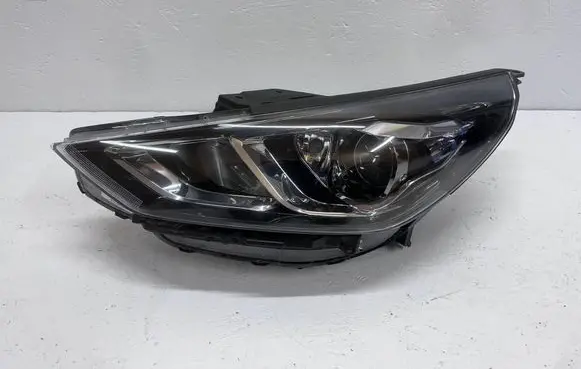 Hyundai i30 Headlight/headlamp 92101-G4510
