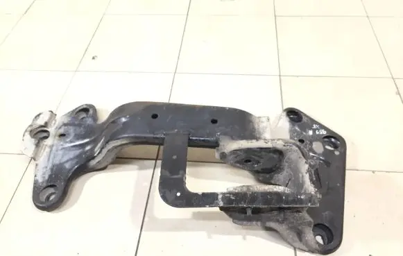 BMW X5 E53 Gearbox mounting bracket 6762275