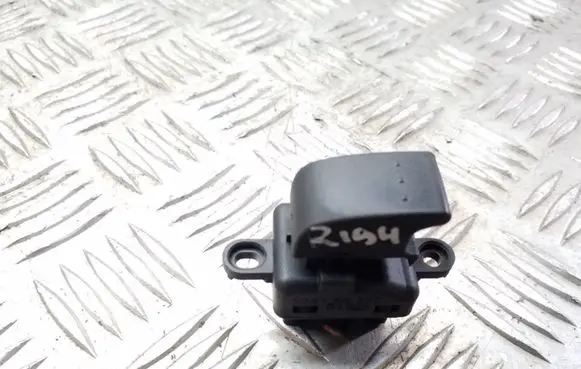 Mazda 3 I Electric window control switch D39766370 03123200 B32H66370