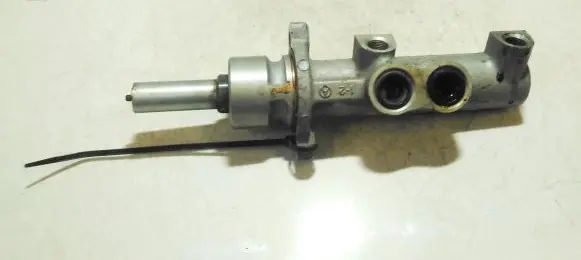 Opel Sintra Master brake cylinder 2240779