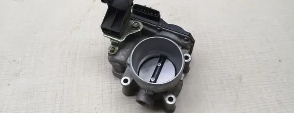 Mazda CX-5 Throttle valve PE0113640B