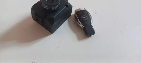Mercedes-Benz S W221 Ignition lock A2169050000 3332010203