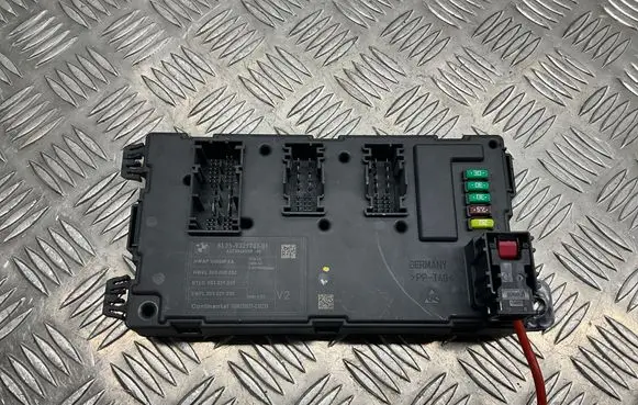 BMW 3 F30 F35 F31 Comfort/convenience module 9329701 00000F4A 003000002