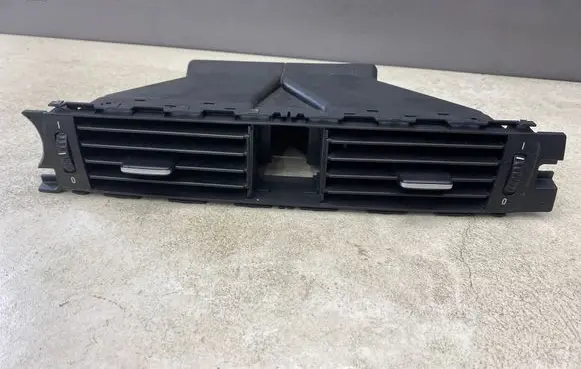BMW 3 E90 E91 Dash center air vent grill 6924082 ENB73U 14482110