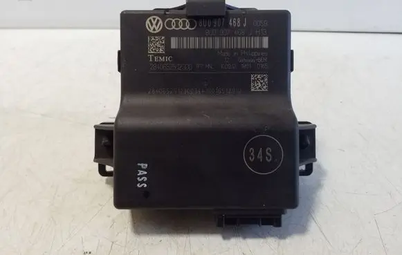 Audi Q3 8U Gateway control module 8U0907468J
