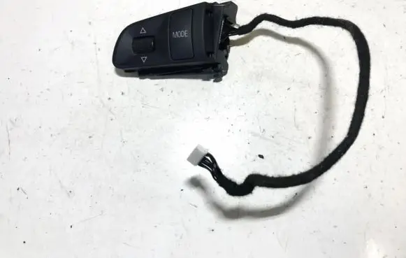 Steering wheel buttons/switches