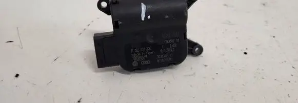 Audi A4 S4 B7 8E 8H Air flap motor/actuator 0132801305 663834ND 8E1820511D