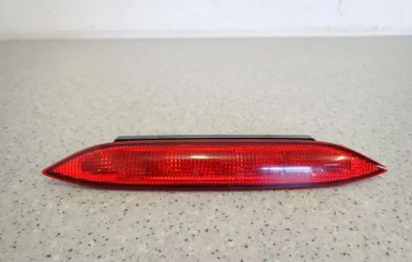 Mitsubishi Colt Third/center stoplight MR957379