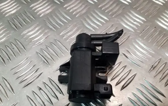 BMW 7 E65 E66 Turbo solenoid valve 70057900 7796634