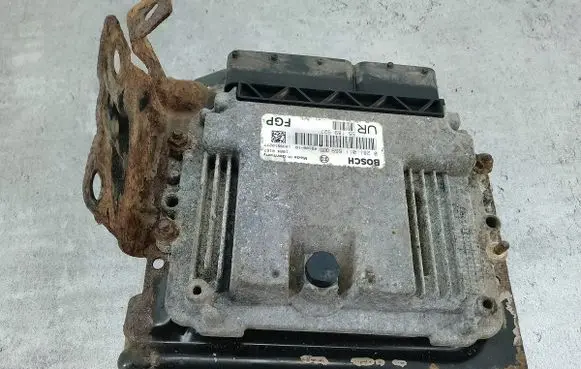 Opel Zafira B Engine control unit/module ECU 551899270281011669
