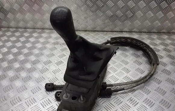 Skoda Octavia Mk2 (1Z) Gear selector/shifter in gearbox 1K0711049CG