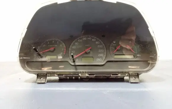 Volvo S40, V40 Speedometer (instrument cluster) 30889710