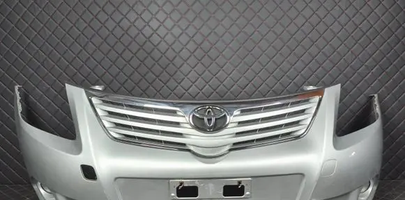 Toyota Avensis T270 Front bumper 