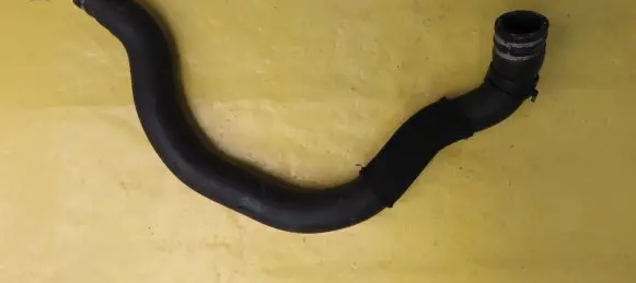 Mercedes-Benz C W204 Engine coolant pipe/hose A2048305596