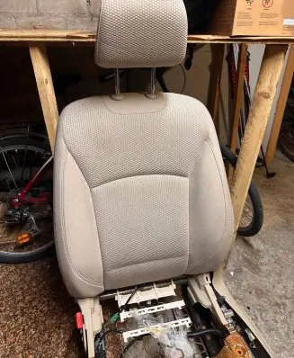 Subaru Outback (BS) Front driver seat 