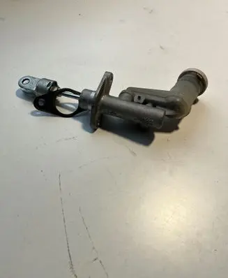 Mitsubishi Pajero Clutch master cylinder 0101