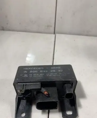 Mercedes-Benz A W168 Glow plug pre-heat relay 0255452832
