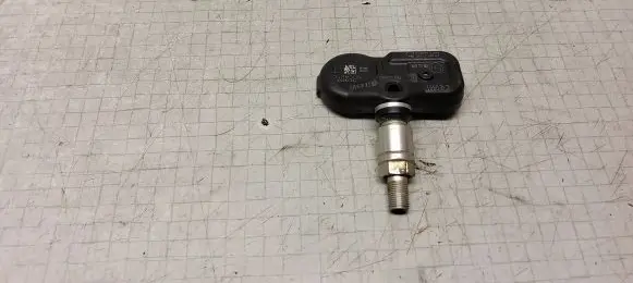 Nissan Qashqai Tire pressure sensor E1110R036201